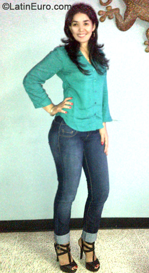 Date this tall Honduras girl Yaneth from San Pedro Sula HN1188