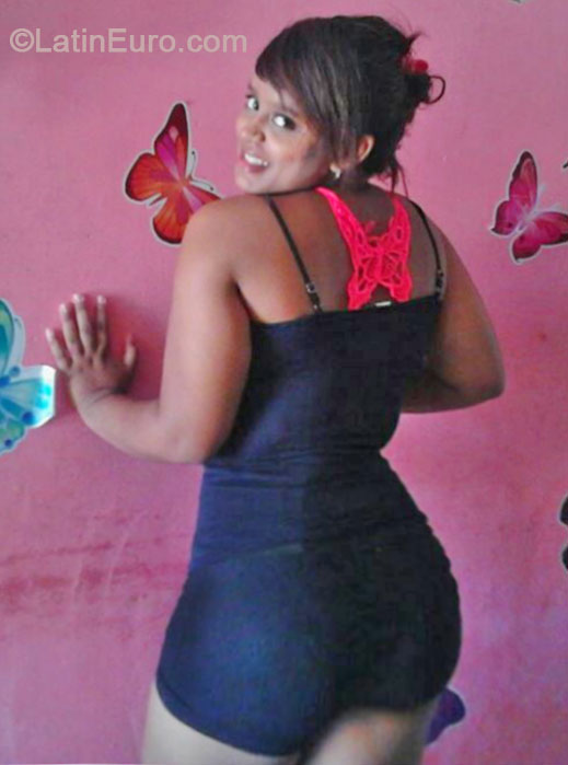 Date this charming Colombia girl Maria from Guajira CO16021