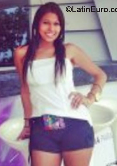 Date this beautiful Colombia girl CAROLINA from Bogota CO16080