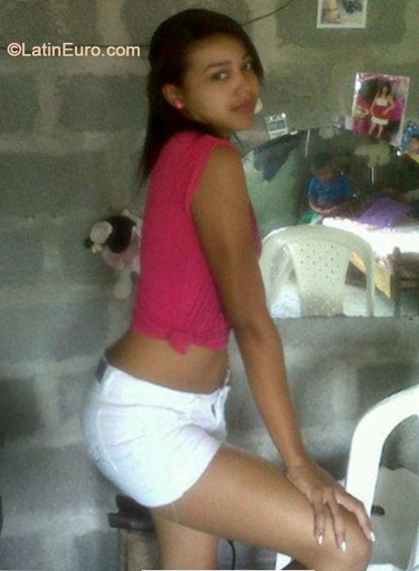 Date this young Colombia girl Frinie from Apartado CO16311