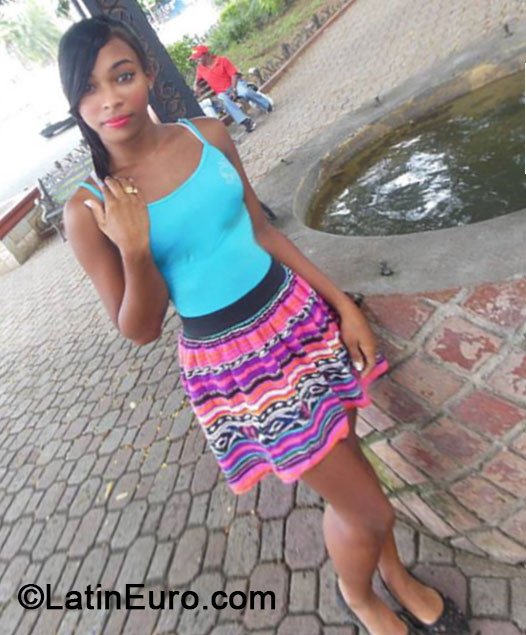 Date this beautiful Dominican Republic girl Vianny from Santiago DO20043