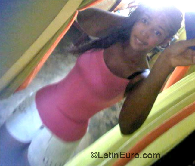 Date this fun Dominican Republic girl Mayelin from Bonao DO20049