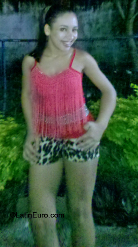 Date this gorgeous Brazil girl Grazy from Brasilia BR9026