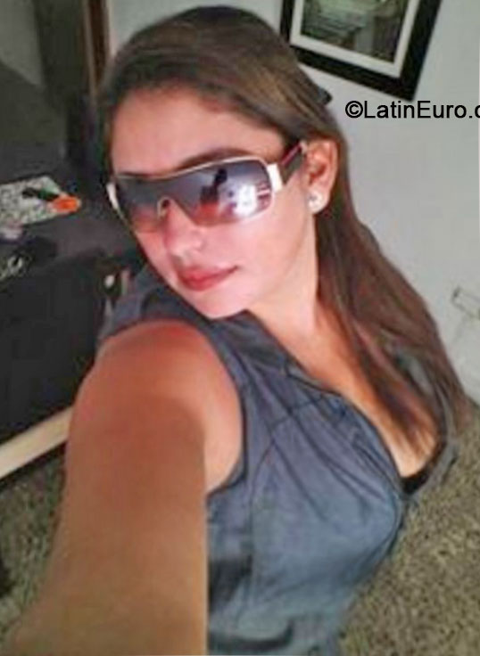 Date this sultry Colombia girl Mari from Cartagena CO16265