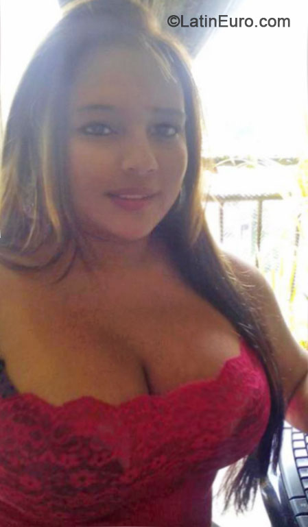 Date this athletic Colombia girl Yeyimy from Medellin CO17817