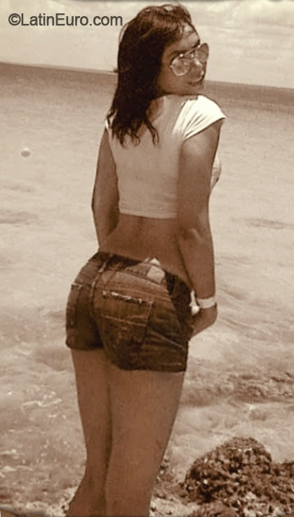 Date this stunning Dominican Republic girl Cindy from Santiago DO20103