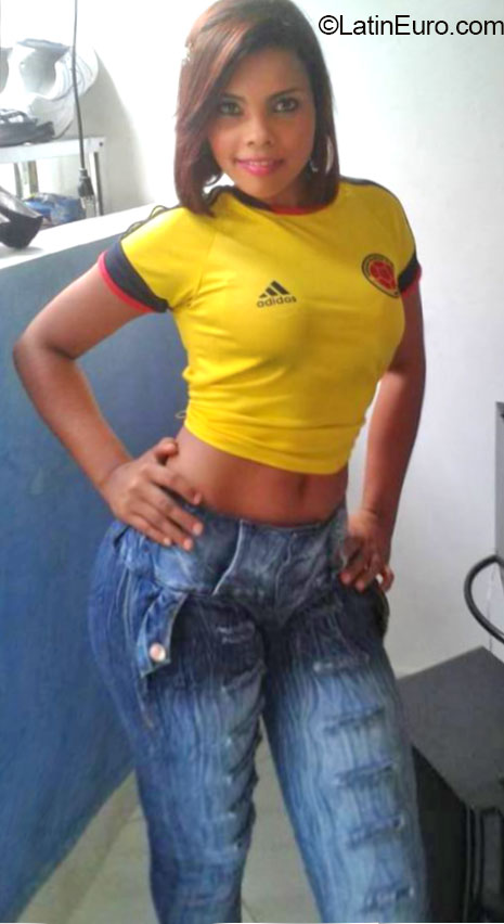 Date this voluptuous Colombia girl Francy from Cali Valle CO16383