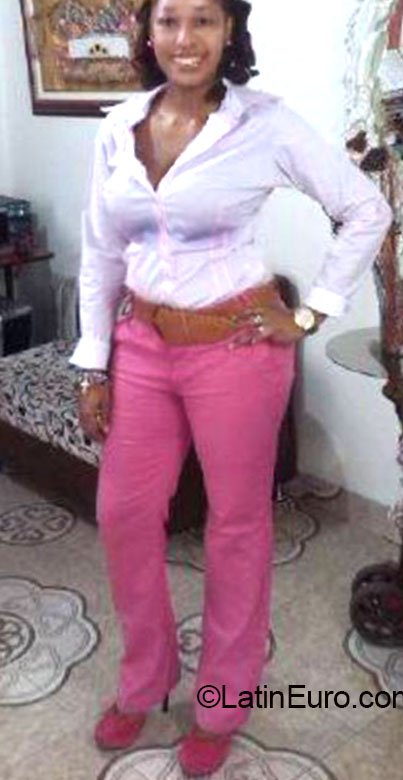 Date this hard body Colombia girl Yenny from Cali CO16395