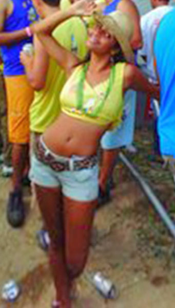 Date this good-looking Brazil girl Caline from Salvador BR9086