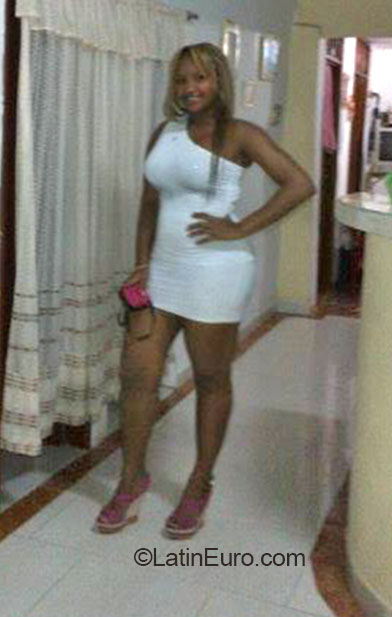 Date this sensual Colombia girl Linda from Cali CO16585