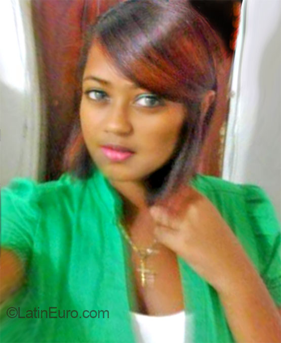 Date this delightful Dominican Republic girl Estrella from Santo Domingo DO20346