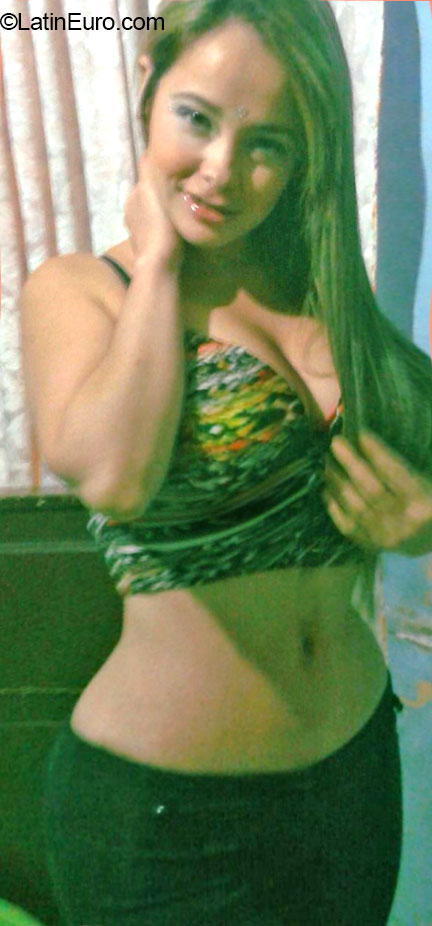 Date this beautiful Colombia girl Andrea from Pereira CO16475