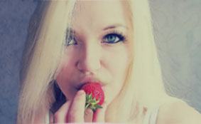 Date this fun Ukraine girl Bib from Kherson UA55