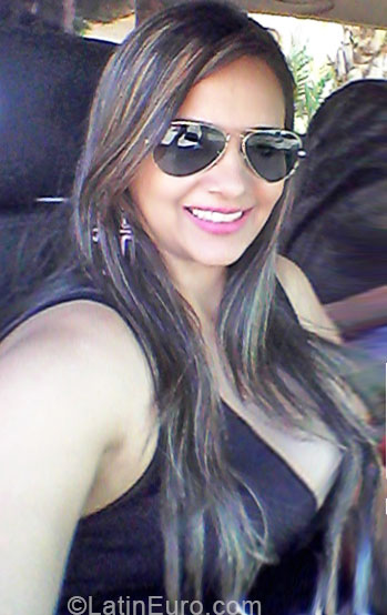 Date this nice looking Brazil girl Tatianna from Sao Paulo BR9108