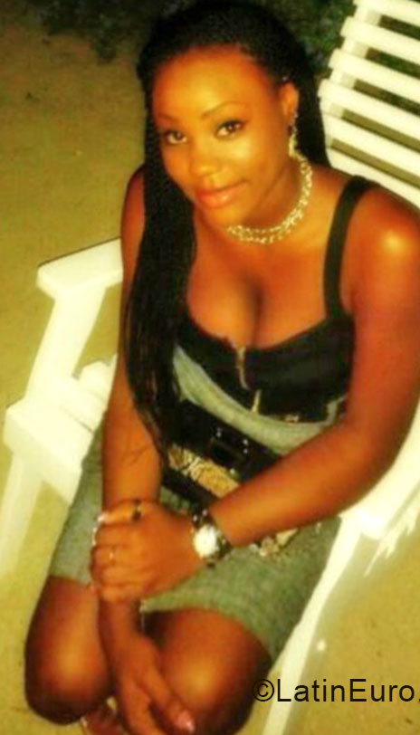 Date this gorgeous Jamaica girl Shamona from Saint Ann JM1893