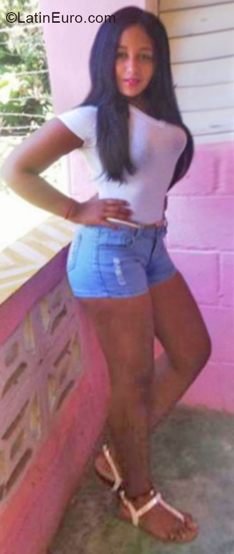 Date this tall Dominican Republic girl Estrella from Santiago DO34136