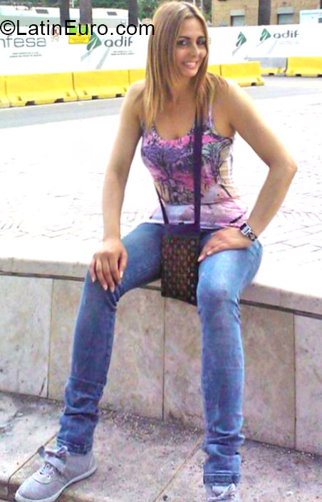 Date this young Colombia girl MARTHA from Medellin CO16540