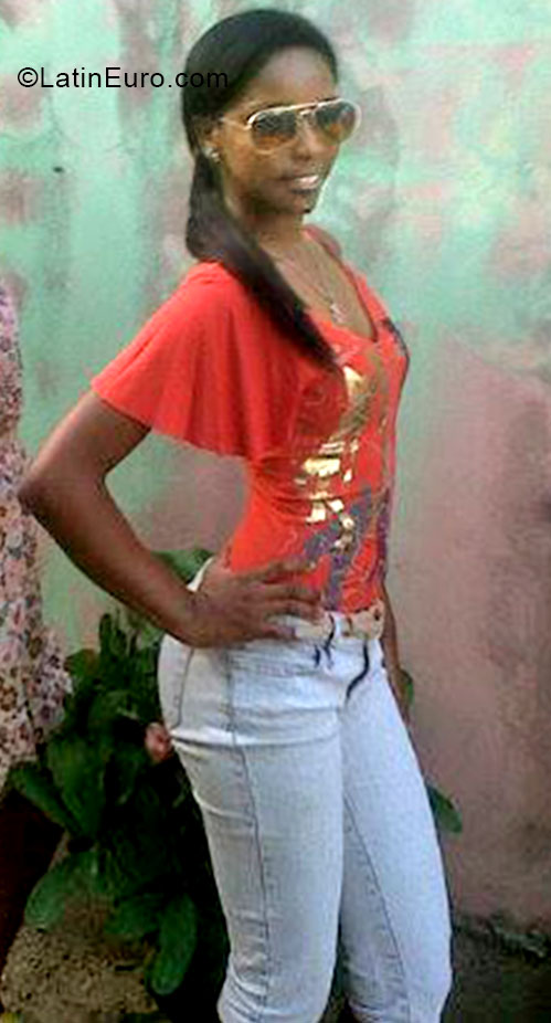 Date this delightful Dominican Republic girl Ruth from Santo Domingo DO20623