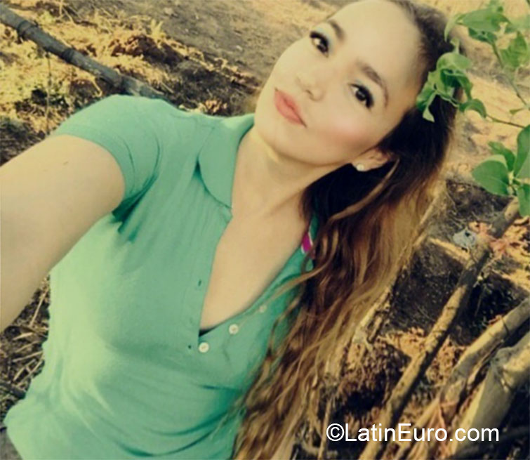 Date this attractive Mexico girl Michelle from Alamos MX1358