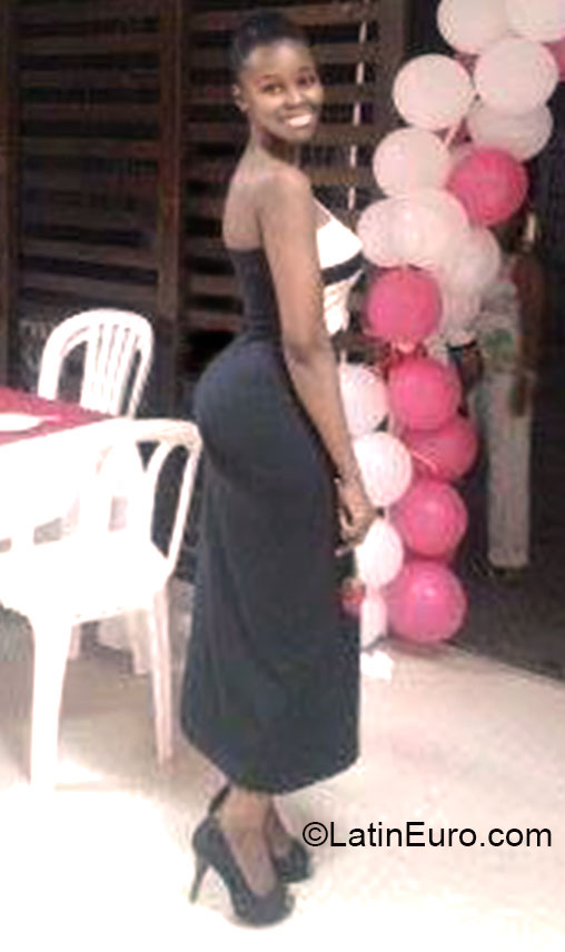 Date this nice looking Colombia girl Camila from Cali CO16614