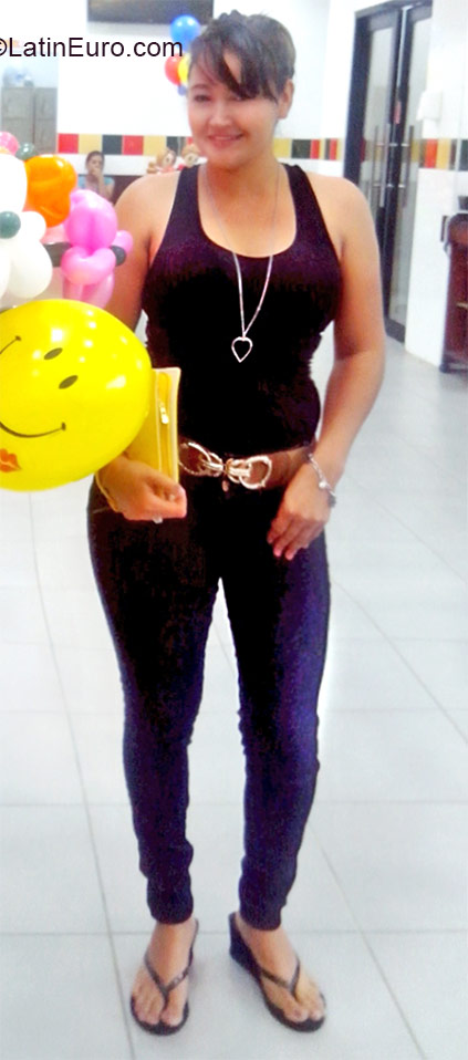 Date this gorgeous Honduras girl Nora from San Pedro Sula HN1392