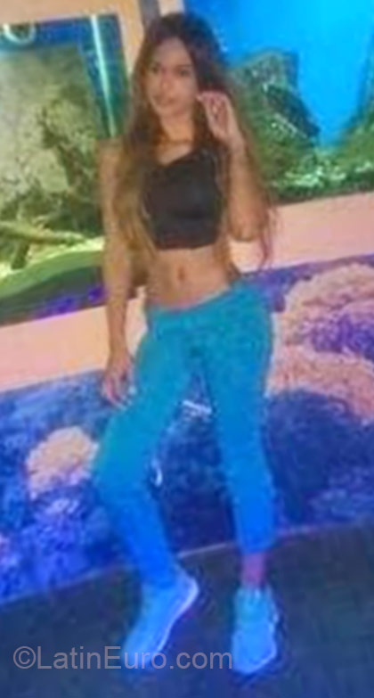 Date this athletic Colombia girl Julieth from Medellin CO16704