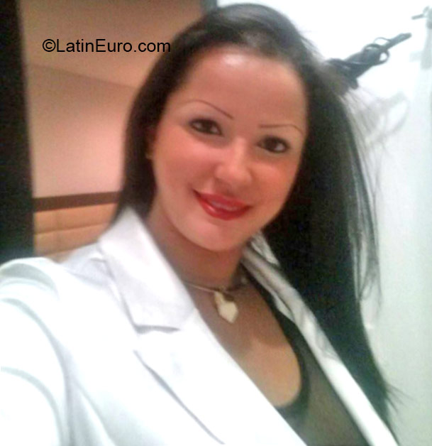 Date this gorgeous Colombia girl Margarita from Cartagena CO16715