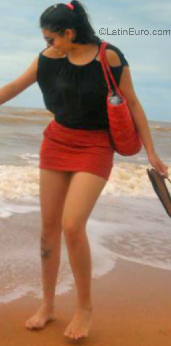 Date this nice looking Brazil girl Suelam from Governador Valadares BR9176