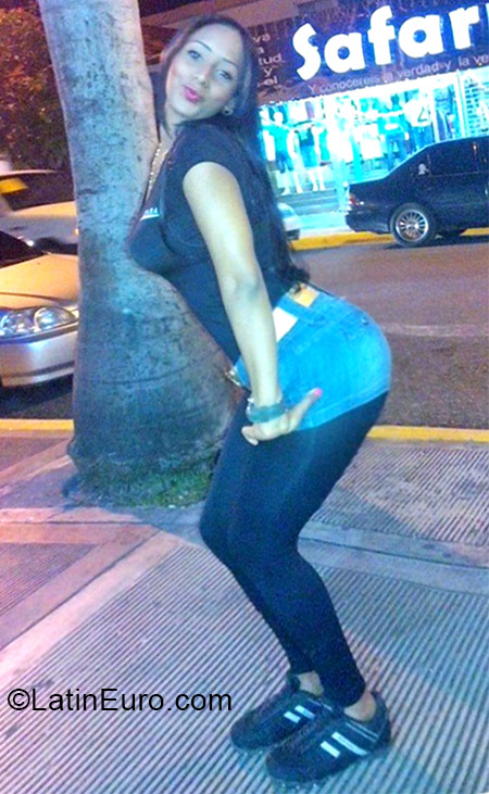 Date this good-looking Dominican Republic girl Tu_mami_chula from San Cristobal DO21042