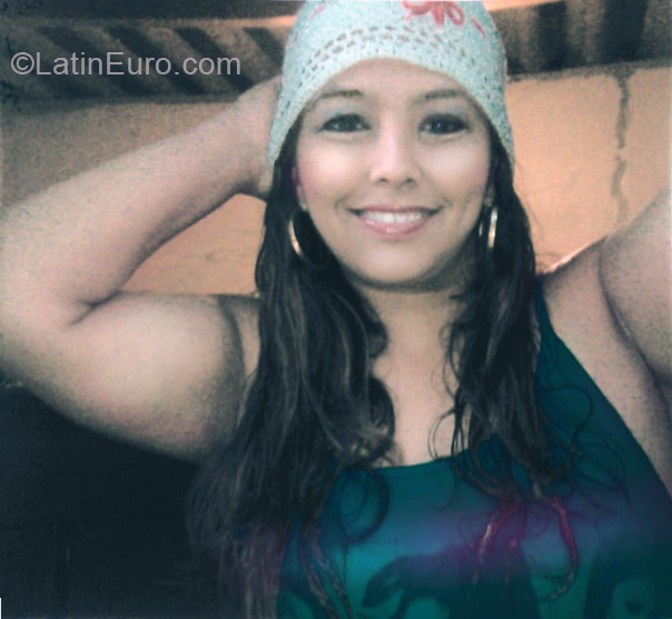 Date this tall Colombia girl Rosa from Cali CO24464