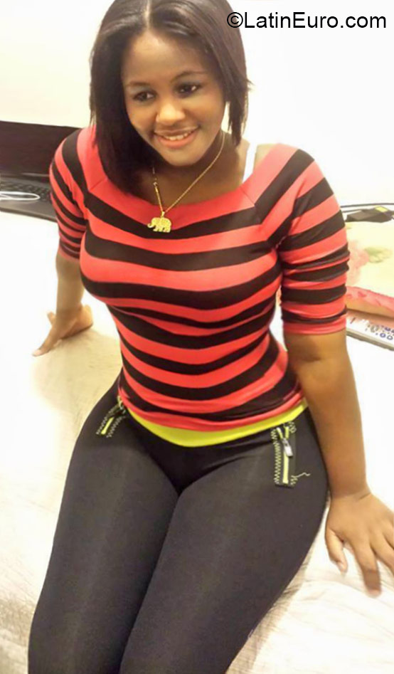 Date this passionate Dominican Republic girl  from Santo Domingo DO21078