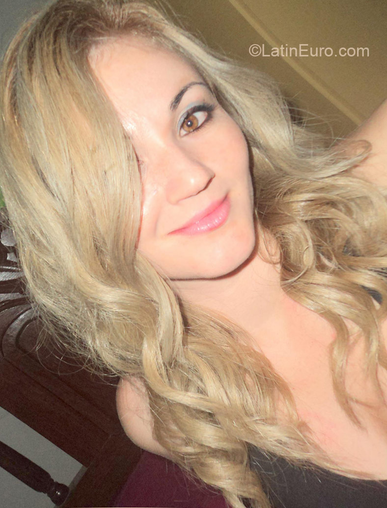 Date this young Brazil girl Sheila from Belo Horizonte BR9183