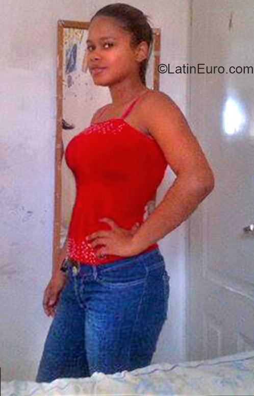 Date this exotic Dominican Republic girl Brenda from Puerto Plata DO21125