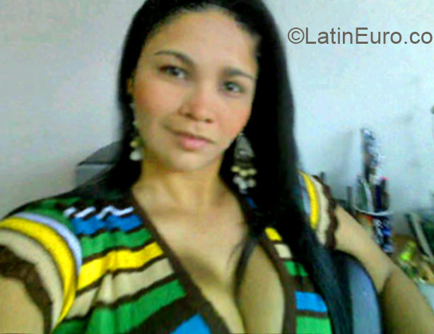 Date this foxy Colombia girl Isa from Bogota CO16822