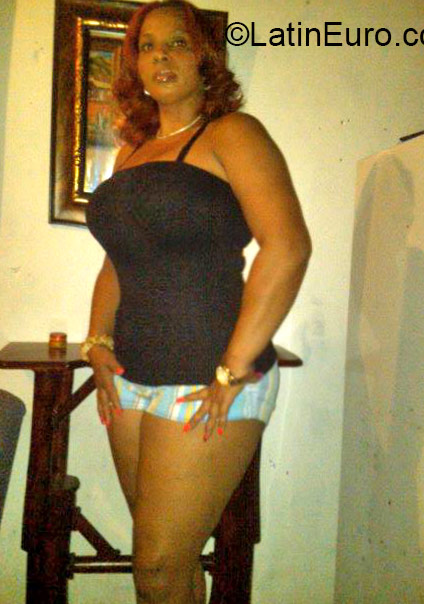 Date this passionate Dominican Republic girl Aridia from Santo Domingo DO21136