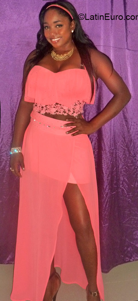 Date this exotic Colombia girl Lorena from Cartagena CO16829