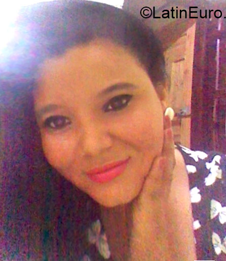 Date this stunning Honduras girl Meliza from Tegucigalpa HN1550