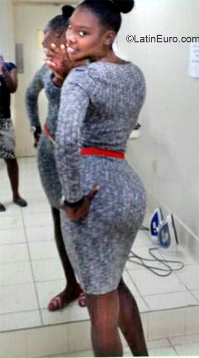 Date this foxy Jamaica girl Sanchi from Falmouth JM1936