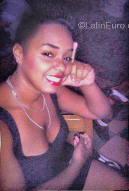 Date this gorgeous Dominican Republic girl Ruth from Santo Domingo DO21176