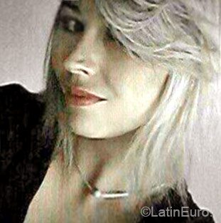 Date this sultry Brazil girl Ana Carina from Sao Paulo BR9198