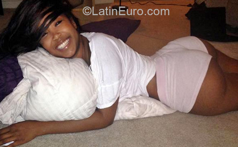 Date this foxy Dominican Republic girl Michel from Santo Domingo DO21192