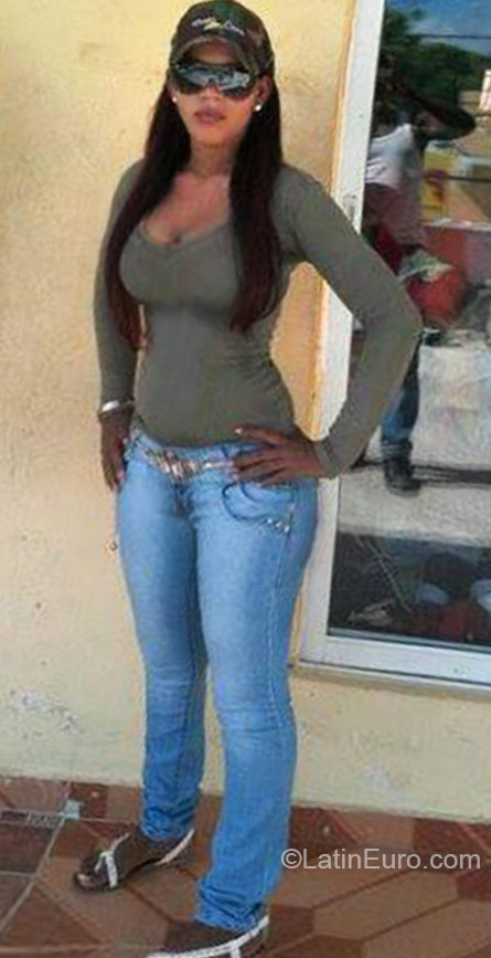 Date this delightful Dominican Republic girl Luisana from Santo Domingo DO21204