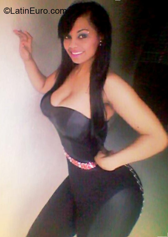 Date this nice looking Dominican Republic girl Karen from Santiago DO21216