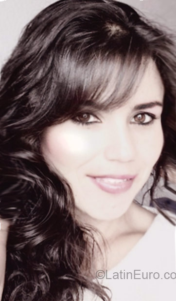 Date this stunning Colombia girl Elitia from Bogota CO16930