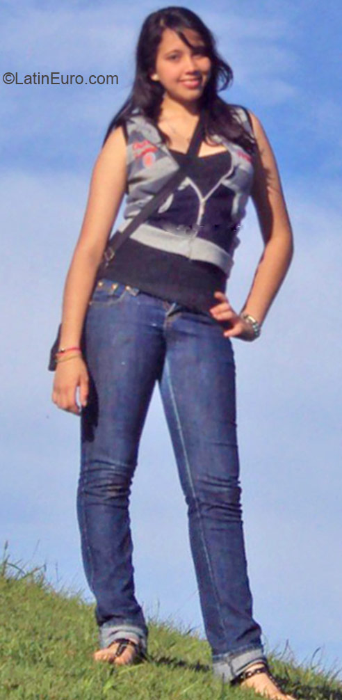 Date this delightful Venezuela girl Ashly from Maracay VE401