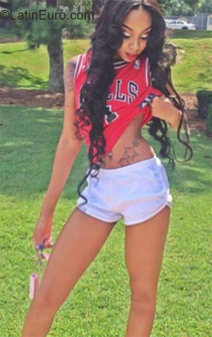 Date this georgeous Jamaica girl Angle from Kingston JM1954