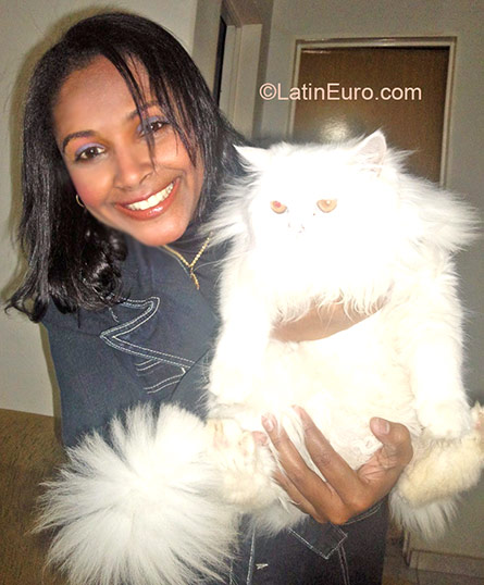 Date this beautiful Brazil girl Maria from Cuiaba BR9229