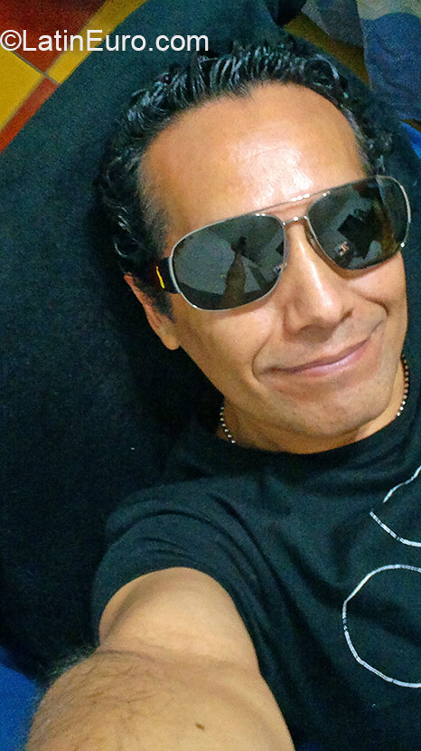 Date this athletic Mexico man Saul from Morelia MX1371