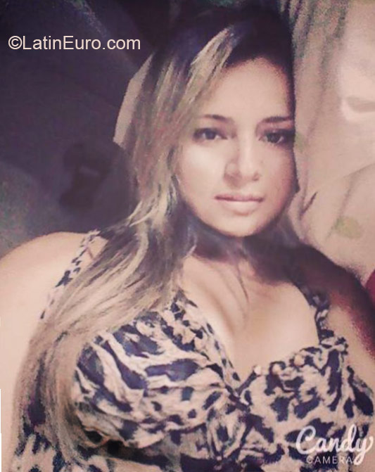 Date this passionate Colombia girl Thhayy from Pereira CO17011