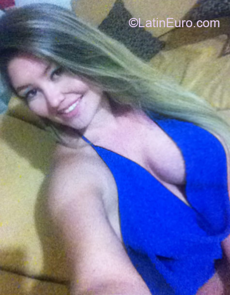 Date this charming Colombia girl Maria from Cartagena CO17026